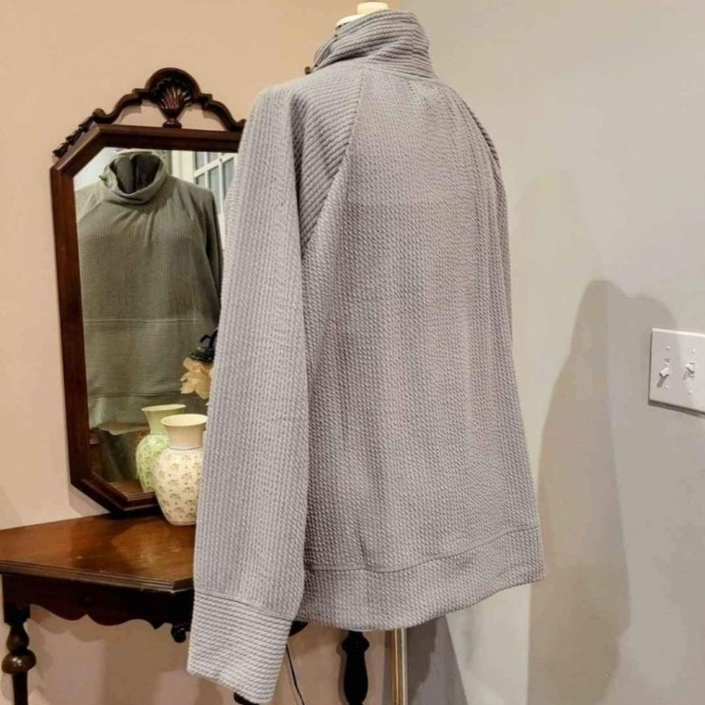 NWT 2X Nine West Active Grey Textured Pullover - Picture 9 of 9